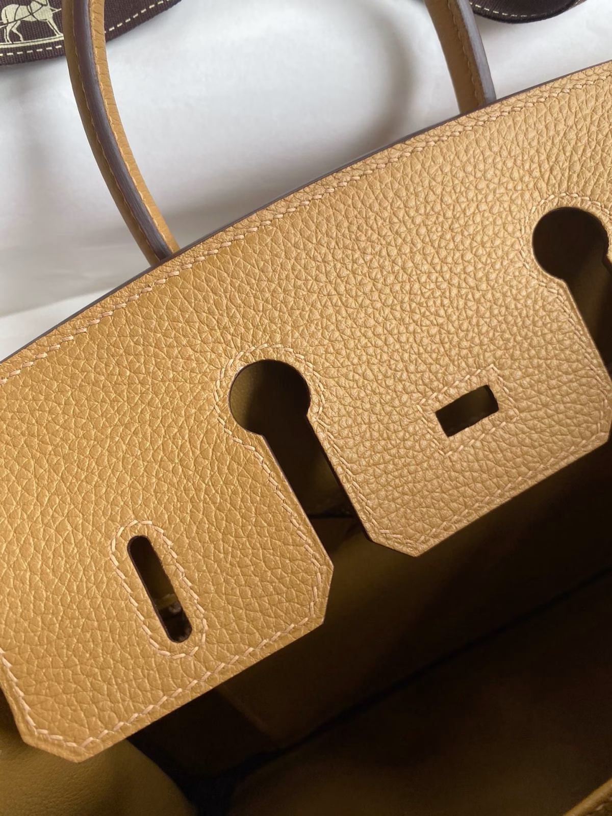 Hermes Birkin 25 Retourne Handmade Bag In Biscuit Clemence Leather - Image 8