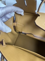 Hermes Birkin 25 Retourne Handmade Bag In Biscuit Clemence Leather - Image 4