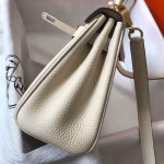 Hermes Mini Kelly 20cm Bag In Craie Clemence Leather - Image 4