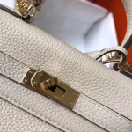 Hermes Mini Kelly 20cm Bag In Craie Clemence Leather - Image 5