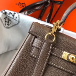 Hermes Mini Kelly 20cm Bag In Taupe Clemence Leather - Image 7