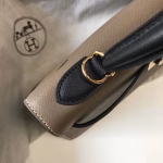 Hermes Bi-color Kelly 32cm Epsom Bag Taupe/Black GHW - Image 6