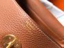 Hermes Lindy 26cm Bag In Gold Clemence With GHW - Image 5