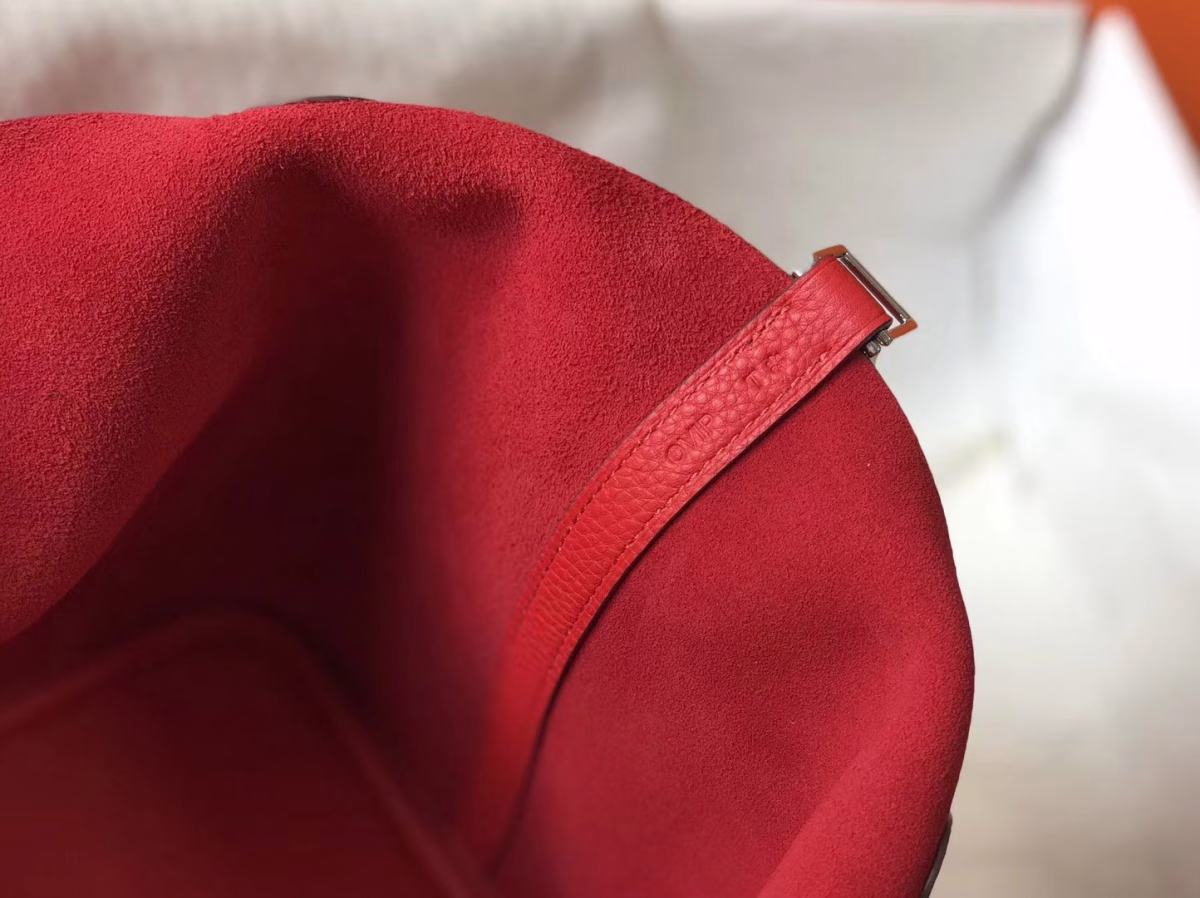 Hermes Picotin Lock 18 Bag In Red Clemence Leather - Image 2