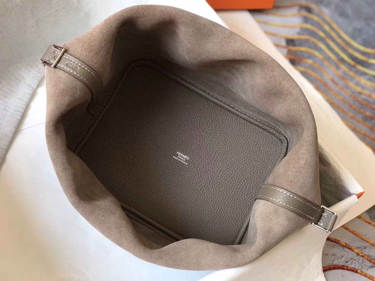 Hermes Picotin Lock 18 Bag In Taupe Clemence Leather - Image 7