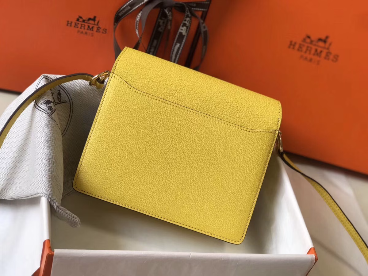 Hermes Sac Roulis Mini Bag In Yellow Evercolor Calfskin - Image 4