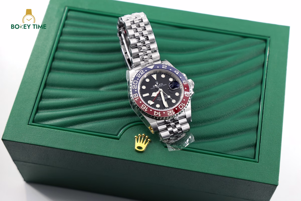 Superclone Rolex GMT-Master II 40mm Black Dial 126710BKSJ - Image 4
