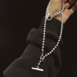 Engraved Pattern Weave Clasp Wang Jiaer's Same Style 2020 Spring Collection - Image 2