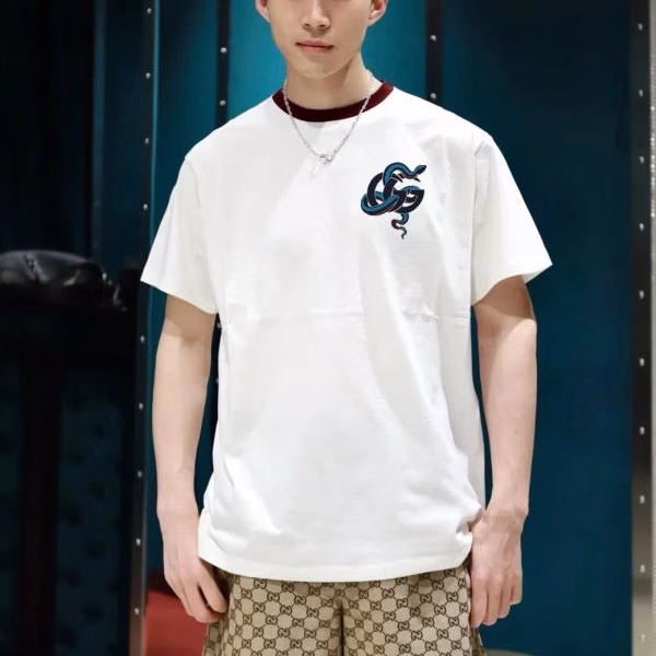 1 Gucci 2025 Red Collar Double G Snake Print Crew Neck T-Shirt - Image 1