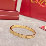 𝐂𝐚𝐫𝐭𝐢𝐞𝐫•Cartier Classic Wide Love Bracelet with Ten Diamonds - Image 5