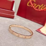 𝐂𝐚𝐫𝐭𝐢𝐞𝐫•Cartier Classic Wide Love Bracelet with Ten Diamonds - Image 9