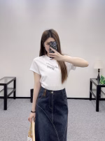 Alexander Wang 2025 Spring/Summer New Arrival T-shirt with Rhinestone and Beaded Logo - Image 2