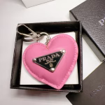 Hot-selling triangular keychain, another must-have item - Image 2