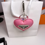 Hot-selling triangular keychain, another must-have item - Image 4