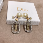 𝐃𝐈𝐎𝐑'𝐃 𝐓𝐫𝐢𝐛𝐚𝐥𝐞𝐬 Pearls with Rhinestones - Image 4