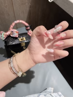 Wearing effect of the "All-Seeing Stars" jewelry: It looks beautiful whether worn alone or layered. - Image 7