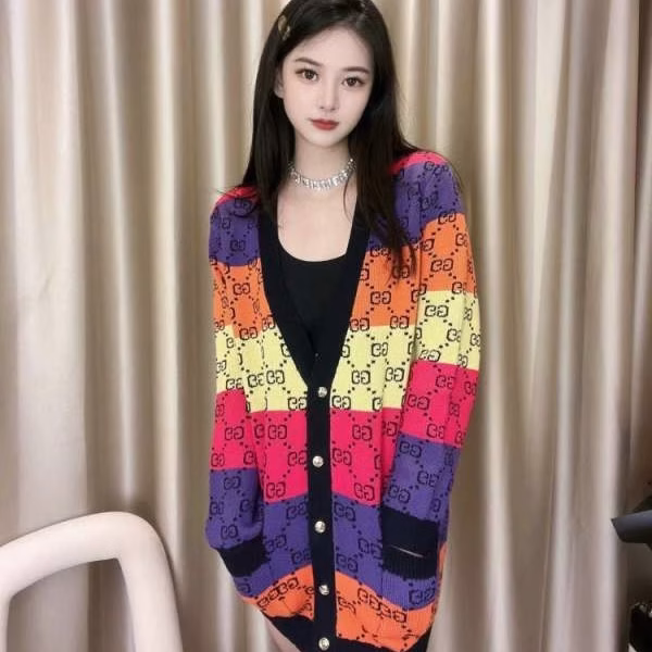 2 Gucci Knitted Long Cardigan That Can Be Paired with Shorts - Image 1