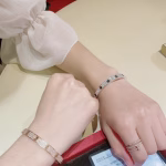 Wearing effect of the "All-Seeing Stars" jewelry: It looks beautiful whether worn alone or layered. - Image 9