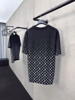 LOUIS VUITTON All-over Print with Gradient Print Short-Sleeve T-shirt - Image 6