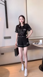 2022 Early Spring New European Style Dior Heavy Embroidered Short-Sleeve Set - Image 8