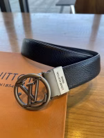 LV Louis Vuitton Unisex Couple's Double-Buckle Belt - Image 4