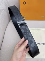 LV Men's Cowhide Embossed Belt - Image 3