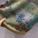 Gucci Early Spring Year of the Tiger Limited Edition New Gold Thread Knitted Vest - Image 4