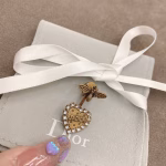 𝐃𝐈𝐎𝐑' 🐝𝐣𝐚𝐝𝐢𝐨𝐫 Vintage Little Bee Heart-shaped Rhinestone Earrings