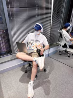 LV 2022 Spring/Summer Graffiti Print Oversized Short-Sleeve T-Shirt - Image 9