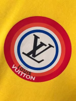 LV 2022 Spring/Summer Latest Hit Golden Short-Sleeve T-Shirt - Image 5