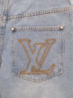 LV Louis Vuitton 2025 Spring/Summer New Washed Denim Straight-Leg Shorts - Image 7