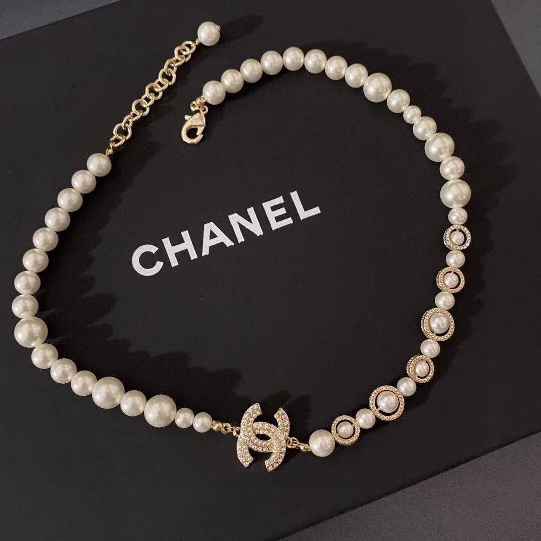4 (6) Little Xiang CHANEL Crystal Diamond Pearl Letter Necklace - Image 1