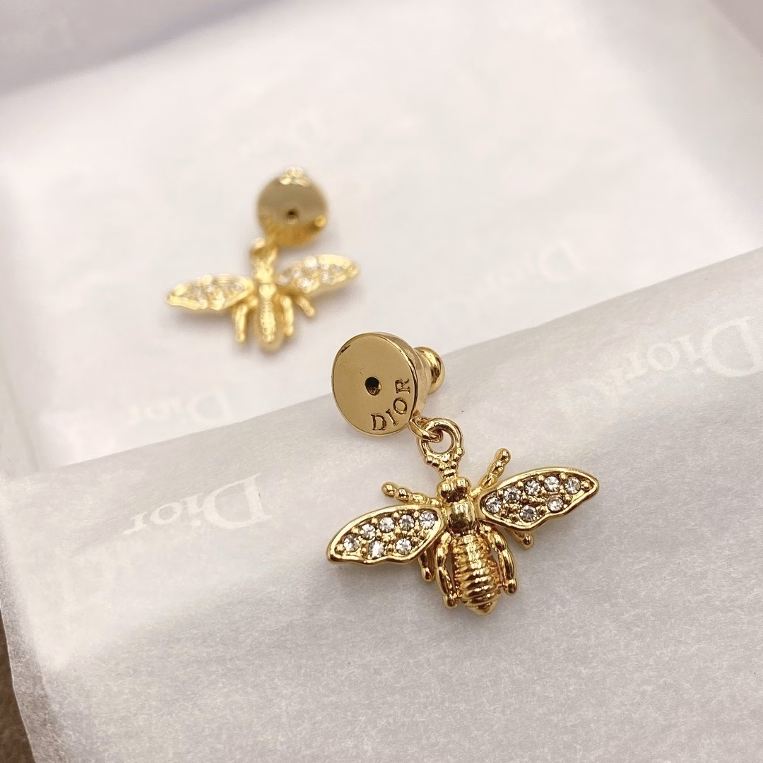 47886837 ππππ' 2021 New Style Full Diamond Little Bee Earrings - Image 1