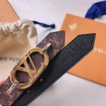 LV's latest embossed women's belt - Image 2