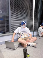 LV 2022 Spring/Summer Graffiti Print Oversized Short-Sleeve T-Shirt - Image 10