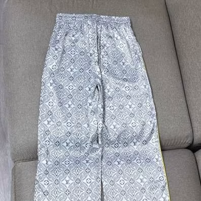 5 LV 2022 Spring-Summer Latest Collection Classic Monogram Wide-Leg Pants - Image 1