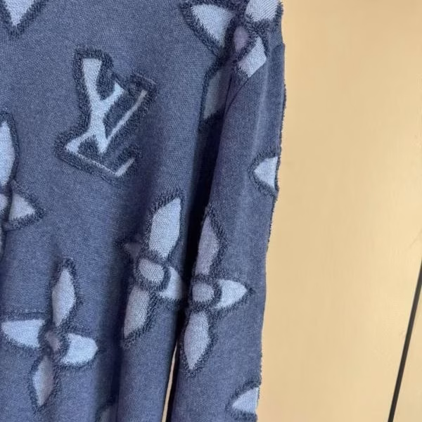 5 Louis Vuitton 2024 Autumn/Winter New Knitted Crew Neck Long-Sleeve Sweater - Image 1