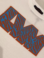 LV Louis Vuitton Leopard Print Letter Intarsia Short-Sleeve Crew Neck T-Shirt - Image 11