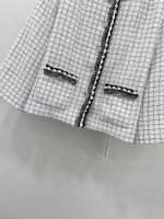 Chanel 2025 Early Spring New Tweed Cape Coat with Three-Quarter Sleeves - Image 3
