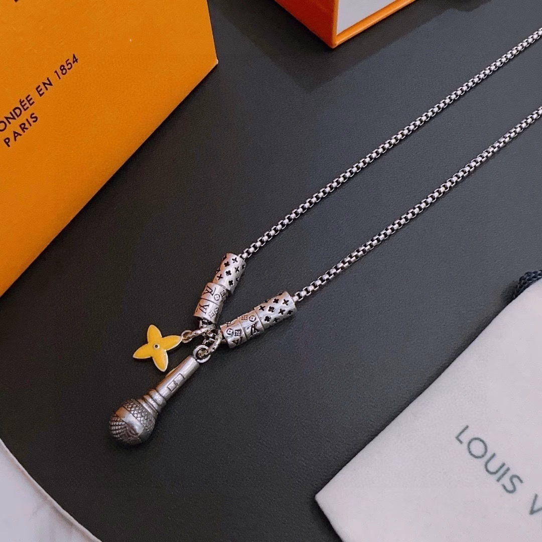 6 (2) LV necklace🇷🇼 original single product🇷🇼 new counter mold, retro trend, fashion essential - Image 1
