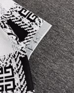 Givenchy's new knitted crewneck sweater - Image 3