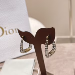 𝐃𝐈𝐎𝐑's new 𝐉'𝐚𝐝𝐢𝐨 retro full-diamond earrings - Image 3
