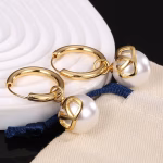 Valentino Logo V-shaped Pearl Earrings - Image 4