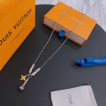 LV necklace🇷🇼 original single product🇷🇼 new counter mold, retro trend, fashion essential - Image 6