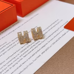 Hermès earrings, 1:1 original from the counter. New starry sky H Hermès earrings, with excellent texture, exquisite craftsmanship, very versatile and cute. - Image 2