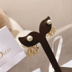 𝐃𝐈𝐎𝐑' 𝐝𝐢𝐨𝐫 Pearl Earrings with Mixed Case Letters - Image 6