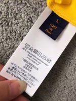 LV 2022 Spring/Summer Latest Hit Golden Short-Sleeve T-Shirt - Image 8