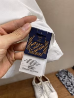 LV Louis Vuitton New Spring/Summer Letter Flocked Short-Sleeve T-Shirt - Image 3