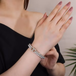 Little Xiang Chanel new double C bracelet - Image 8