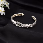 Little Xiang Chanel new double C bracelet - Image 3
